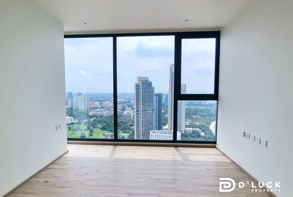 Arom Wongamat Arom Wongamat