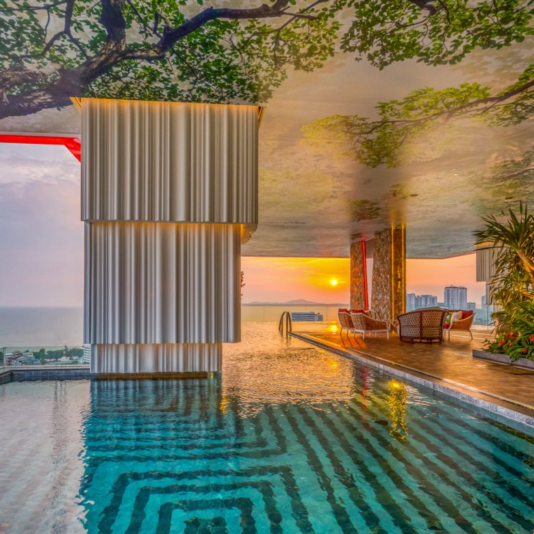 The Riviera Ocean Drive   condo for sale pattaya