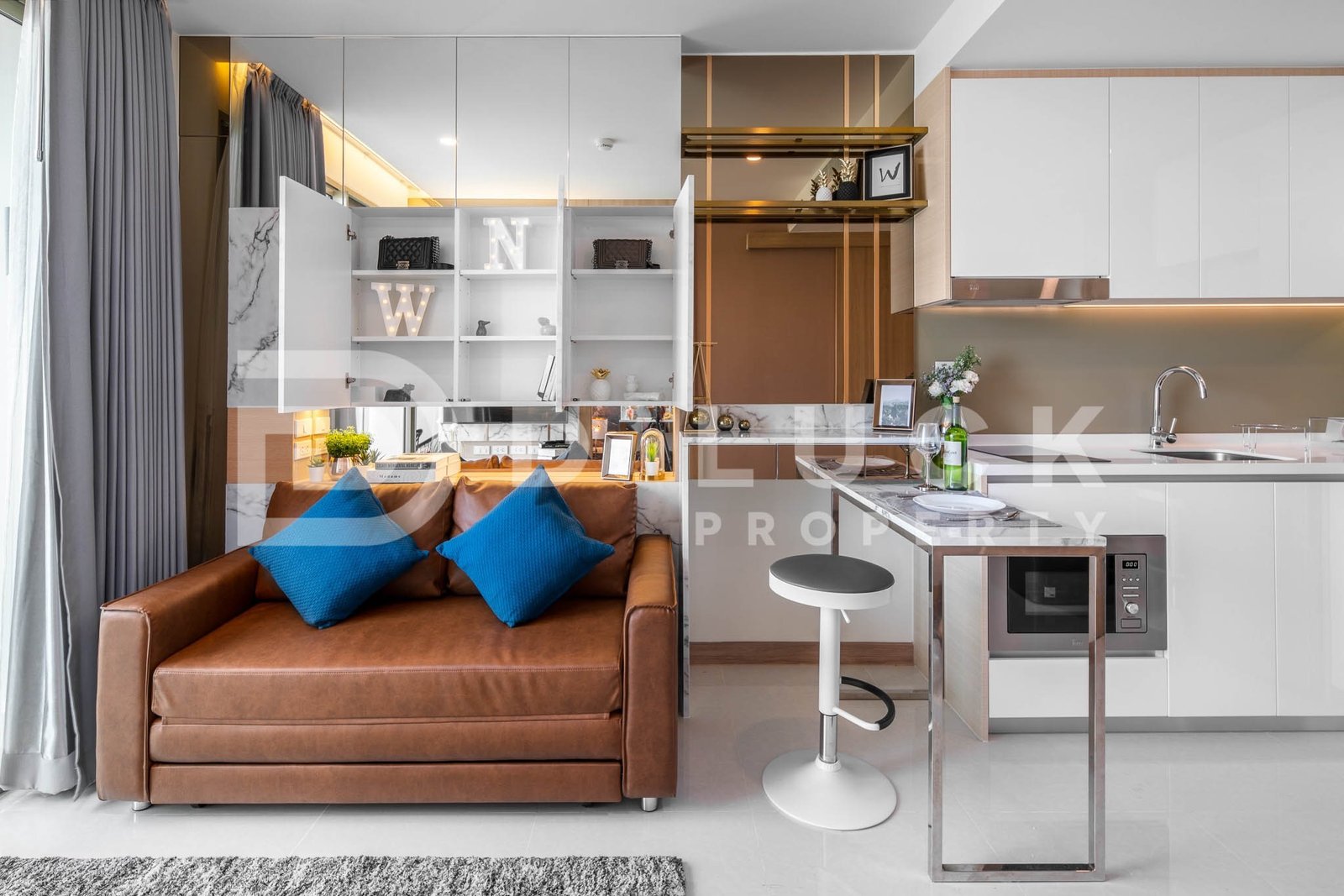 AD5D19C6-201D-4A02-ACCE-D7F7357144CD