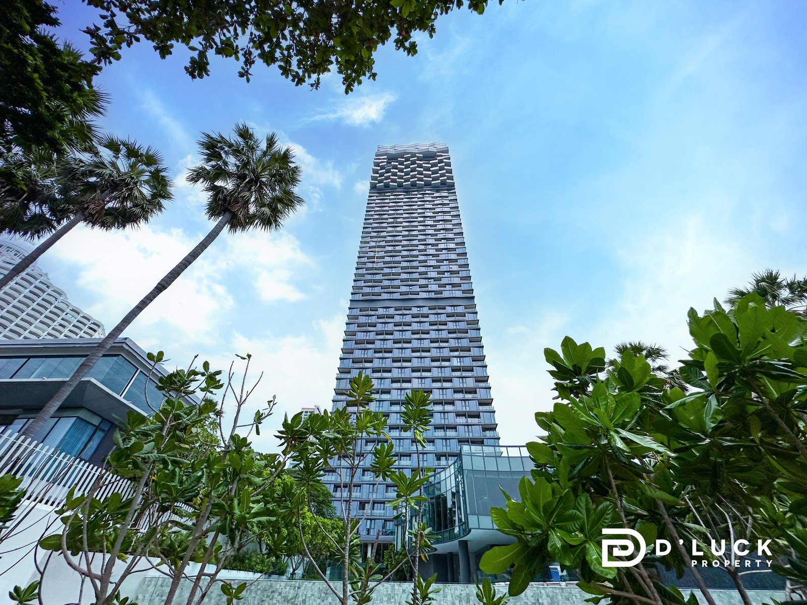 Arom Wongamat facilities 1