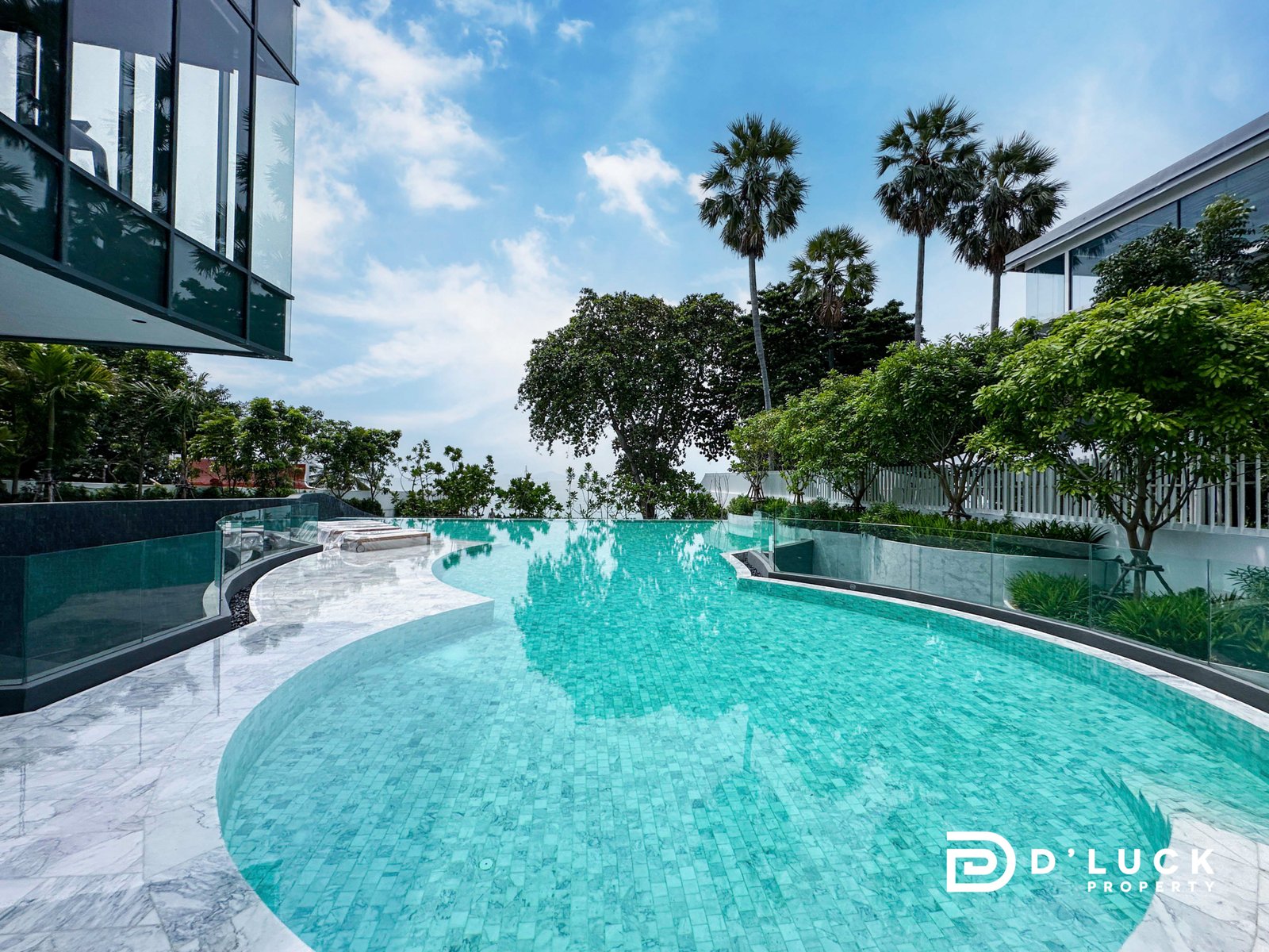 Arom Wongamat facilities 2