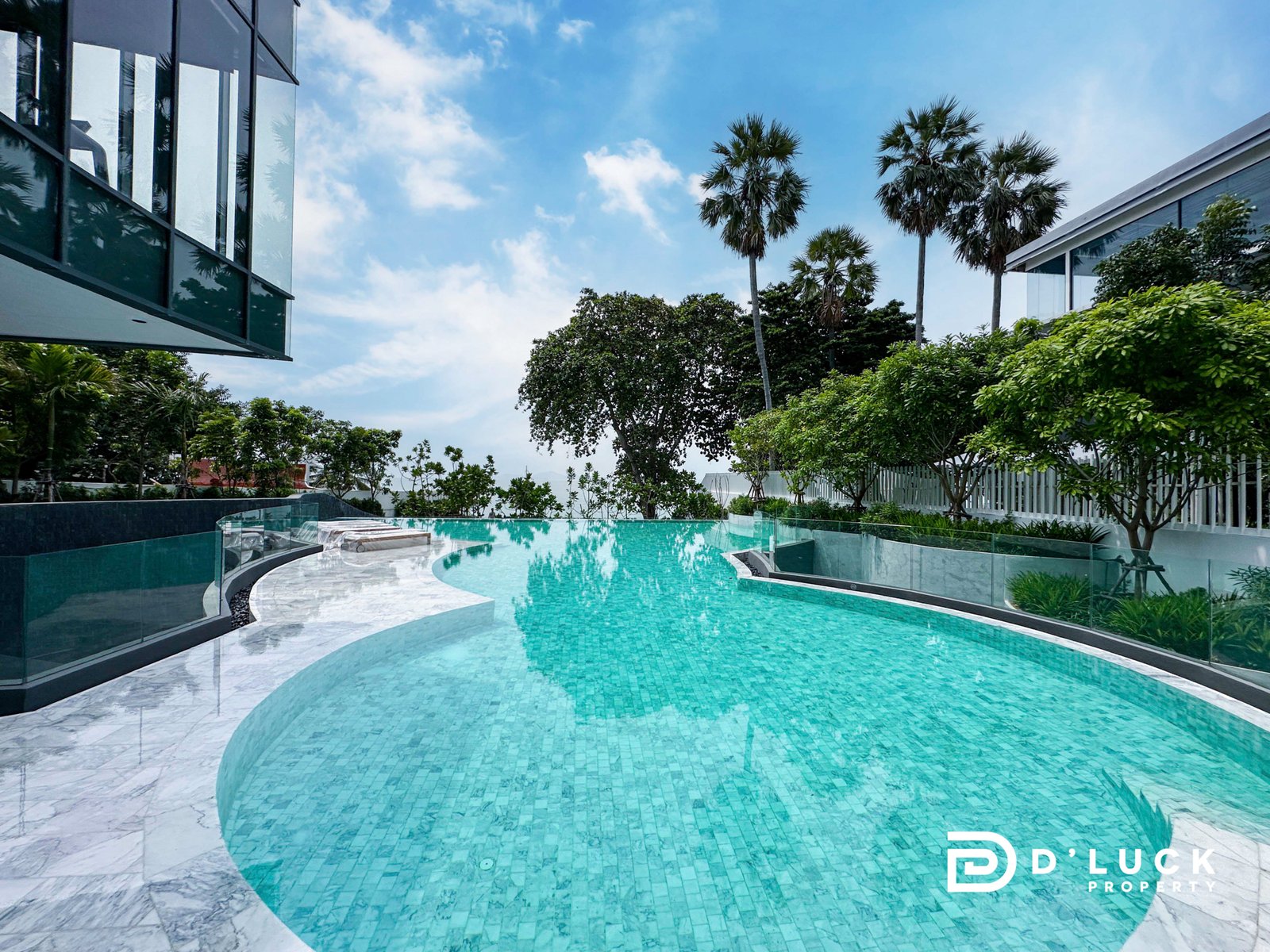 Arom Wongamat facilities 2