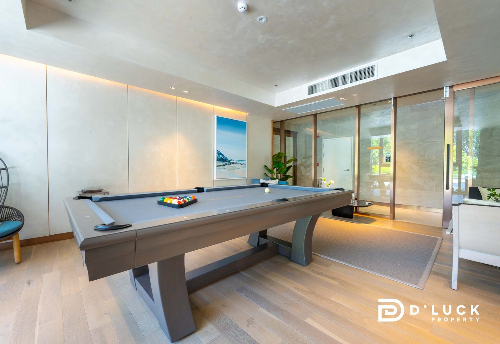 Arom Wongamat Arom Wongamat