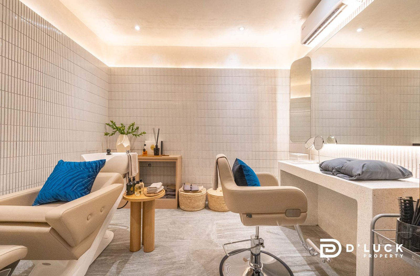 Arom Wongamat Arom Wongamat