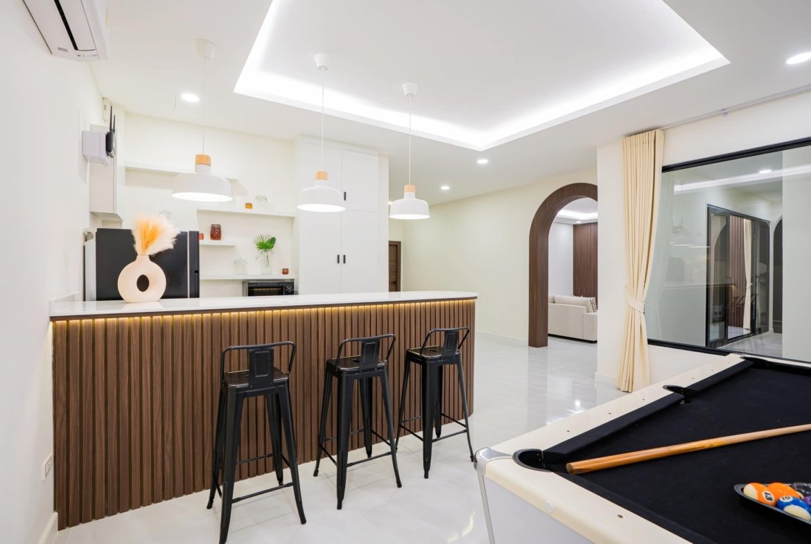 Goodly Walnut House 18