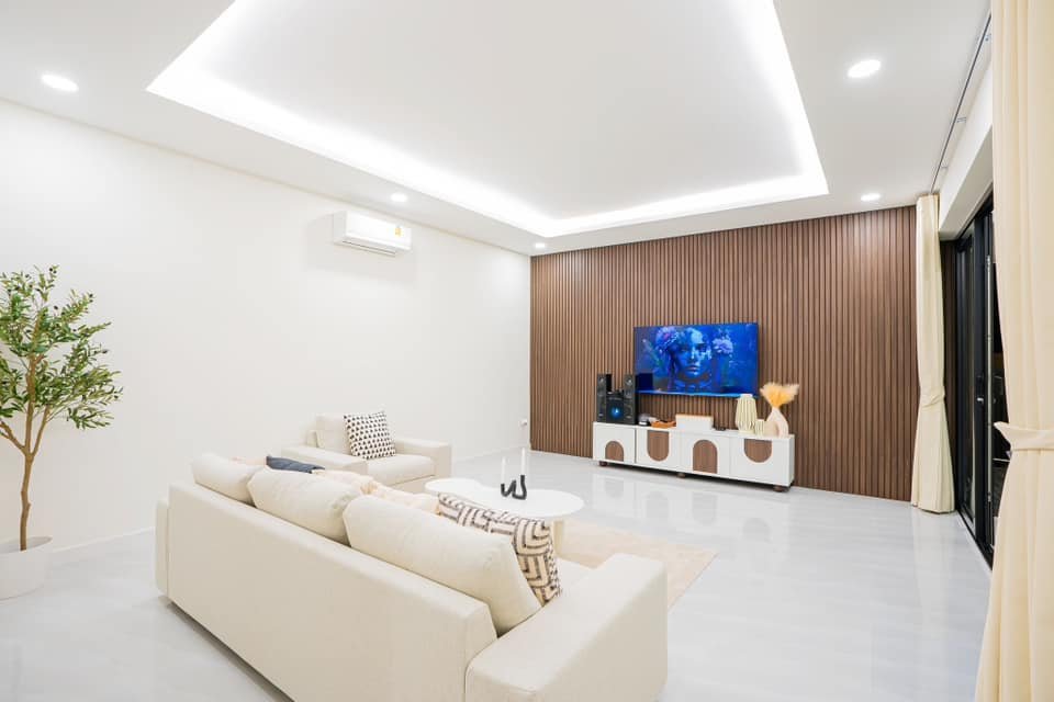 Goodly Walnut House 21