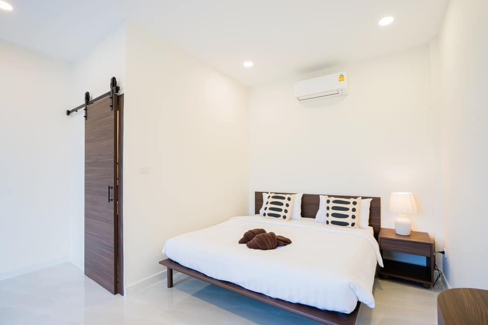 Goodly Walnut House 26