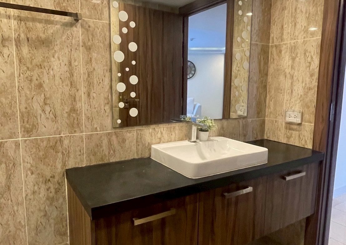 Grand Avenue Dlc308 7