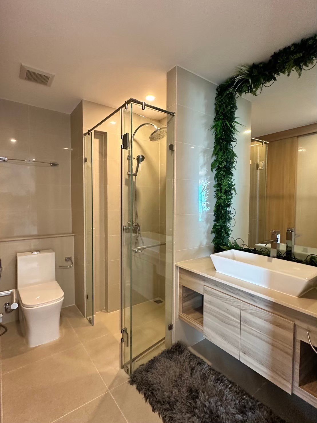 LINE_ALBUM_10A04_250809_10