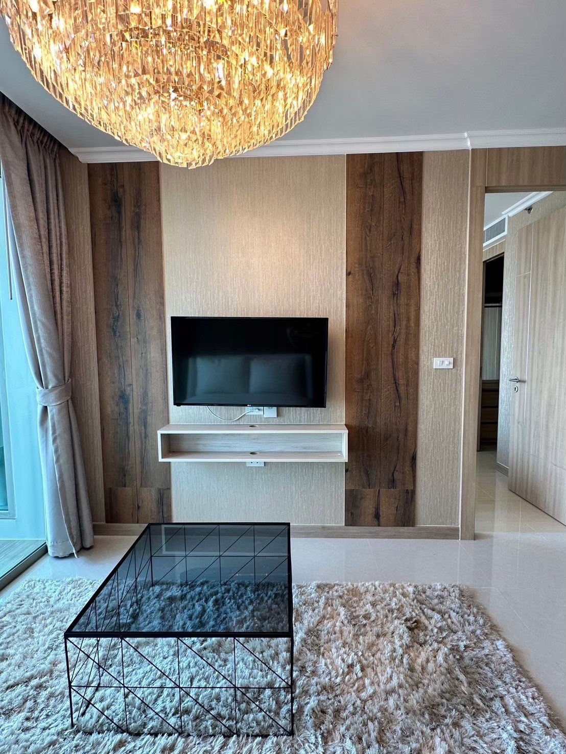 LINE_ALBUM_10A04_250809_2