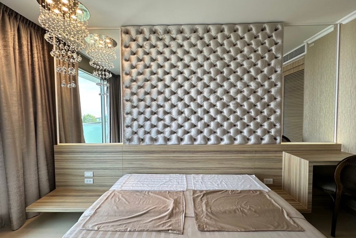 LINE_ALBUM_10A04_250809_4