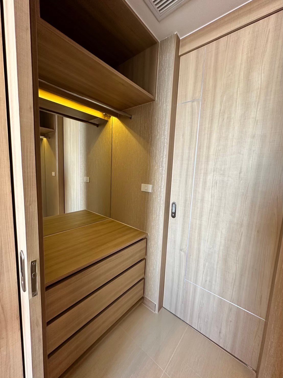 LINE_ALBUM_10A04_250809_7