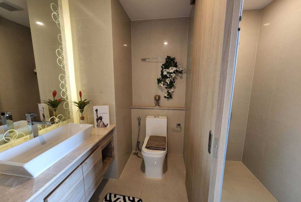 LINE_ALBUM_15E04_250809_5