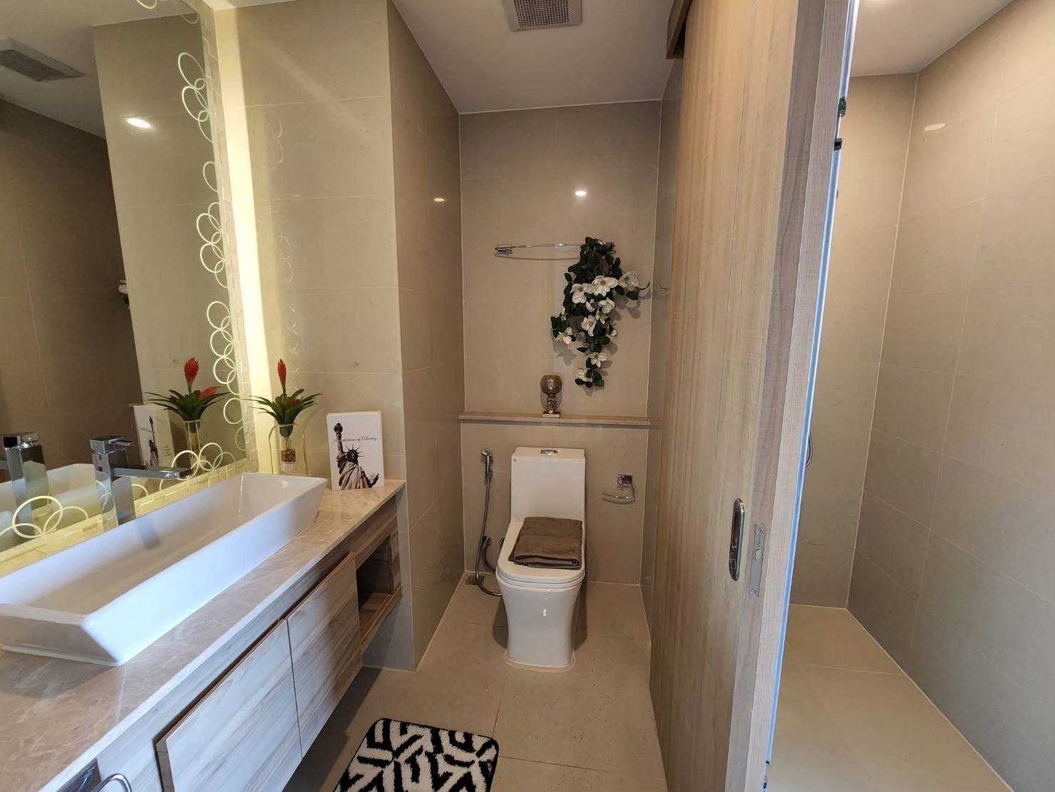 LINE_ALBUM_15E04_250809_5