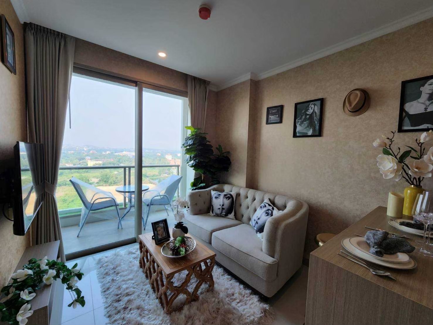 LINE_ALBUM_16E10_250809_2