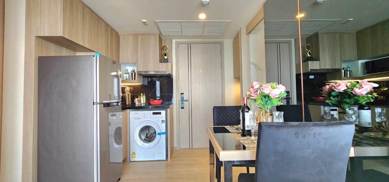 LINE_ALBUM_2 Bedroom Showroom 6968 Sqm On 12Ath Floor_240808_15