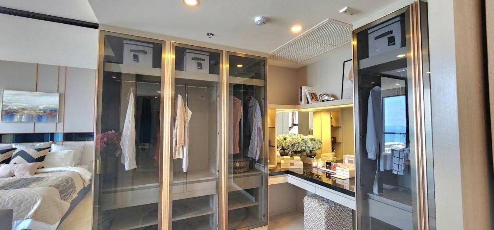 LINE_ALBUM_2 Bedroom Showroom 6968 Sqm On 12Ath Floor_240808_2