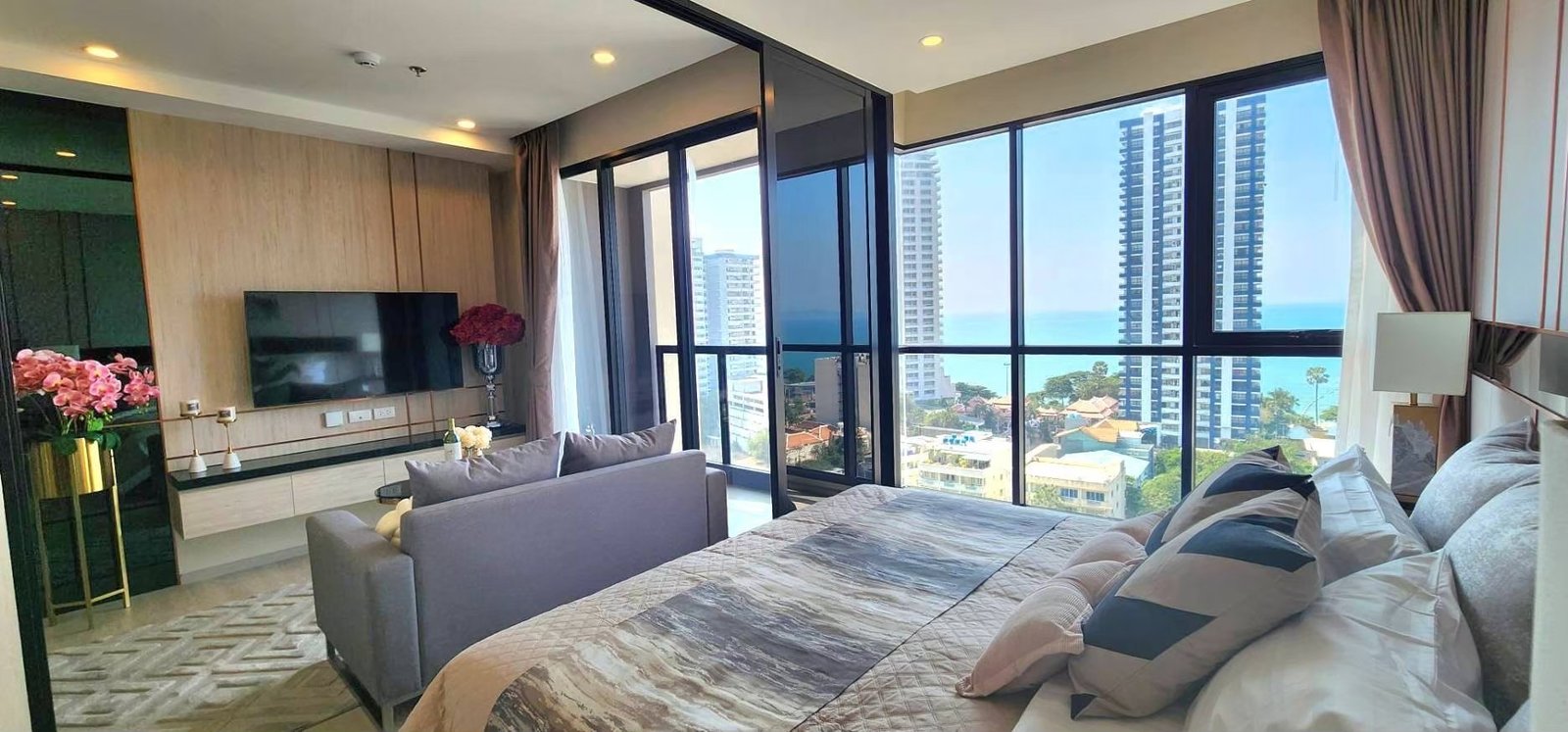 LINE_ALBUM_2 Bedroom Showroom 6968 Sqm On 12Ath Floor_240808_7