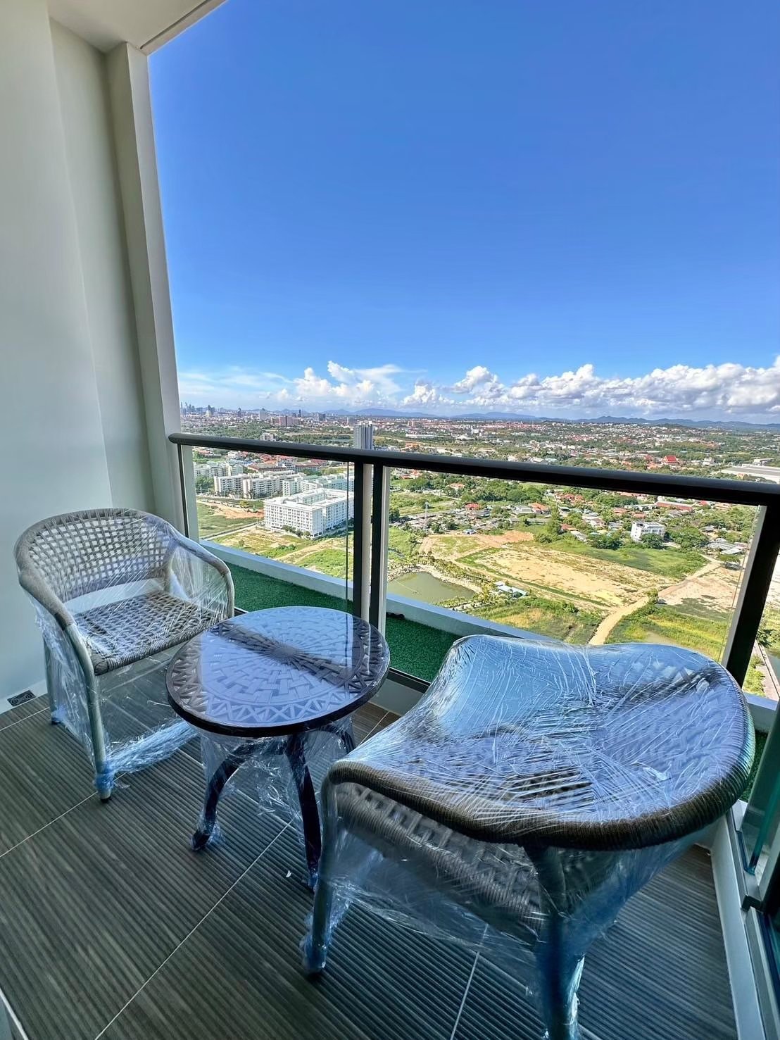 LINE_ALBUM_38E01_250809_10