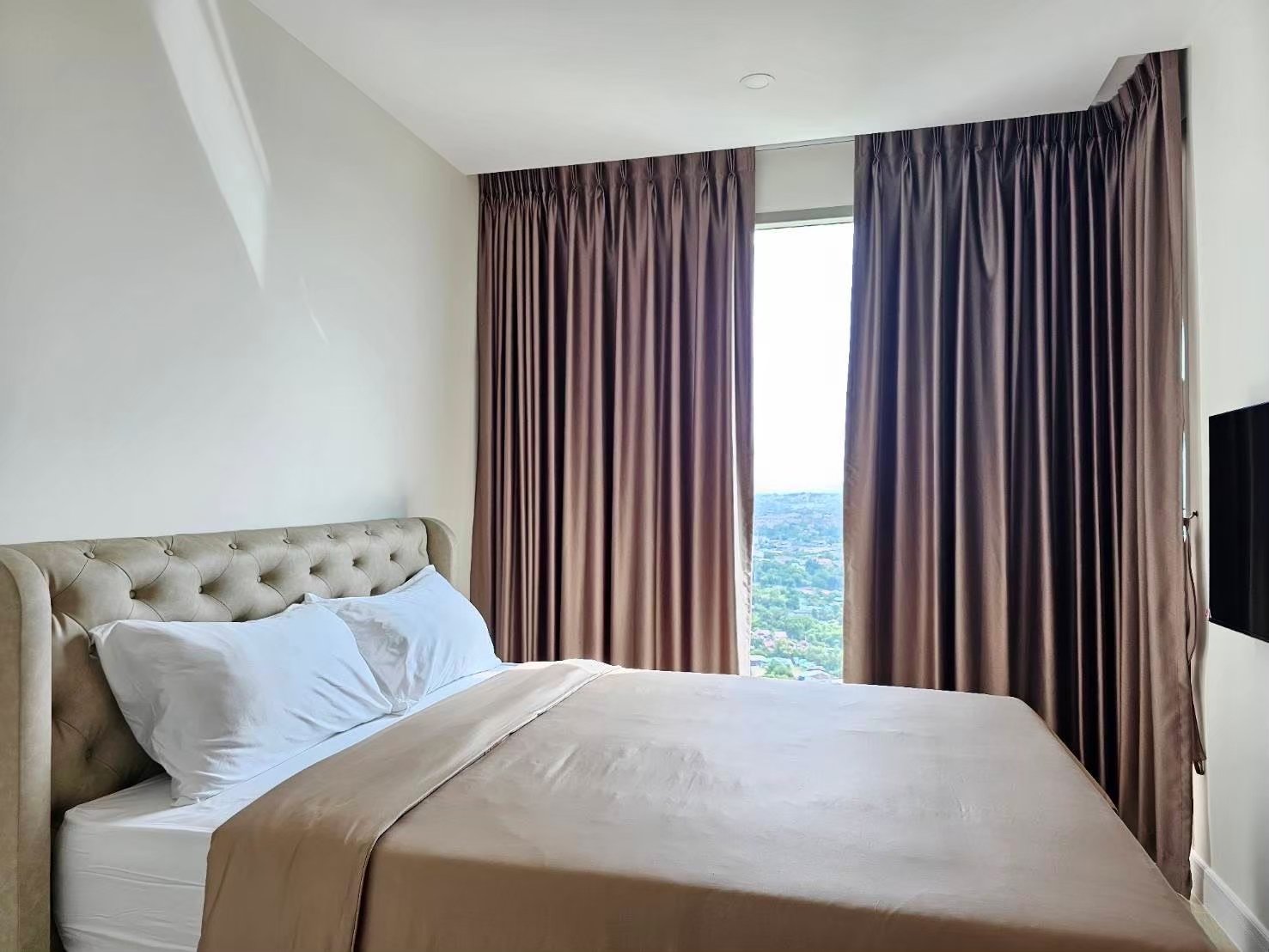 LINE_ALBUM_38E02_250809_2