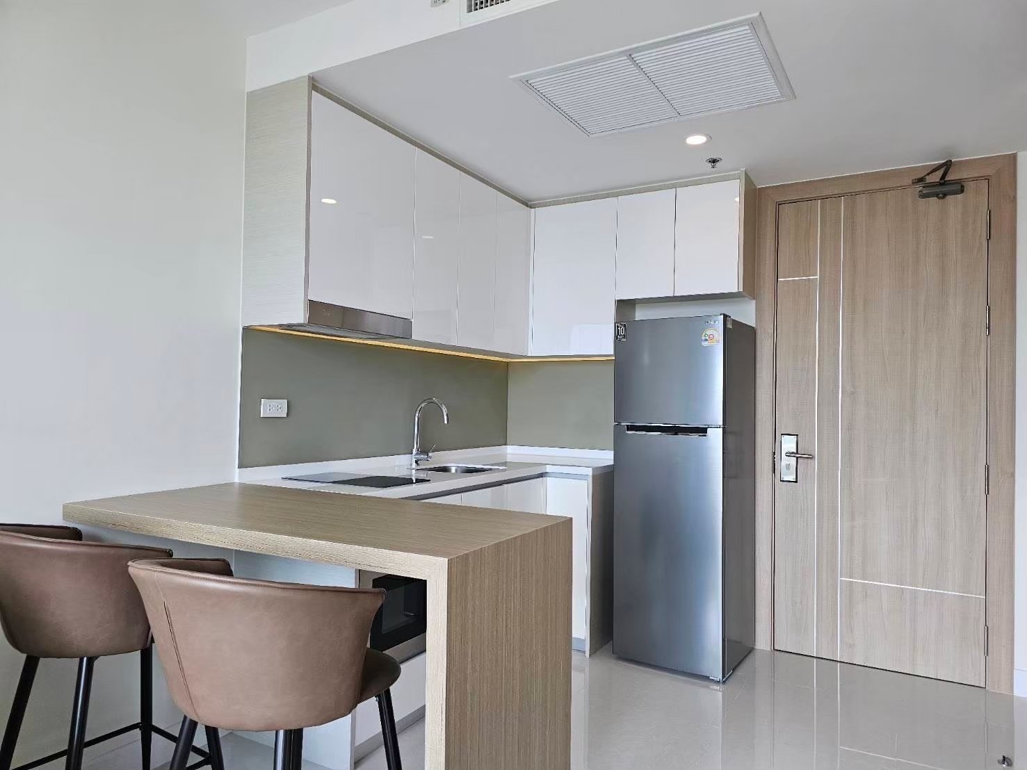 LINE_ALBUM_38E02_250809_4