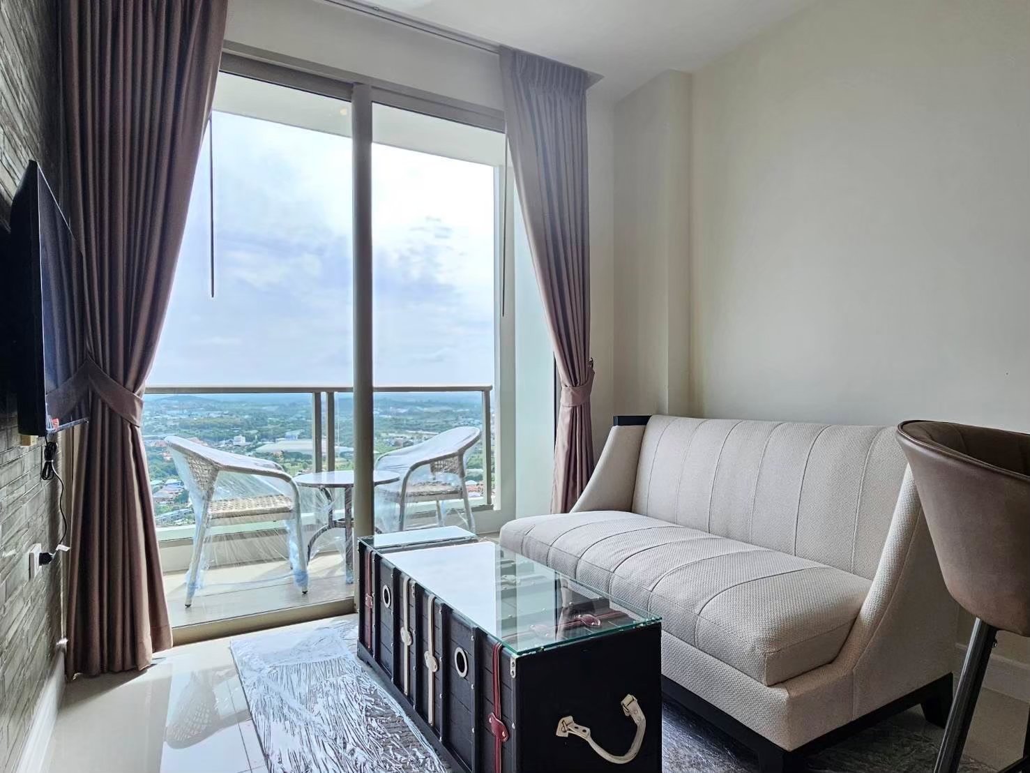 LINE_ALBUM_38E02_250809_8