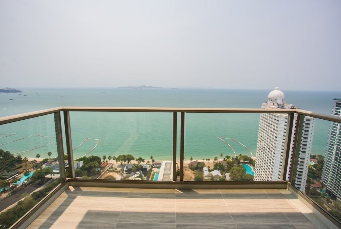 LINE_ALBUM_Riveara Wongamat A_250929_22