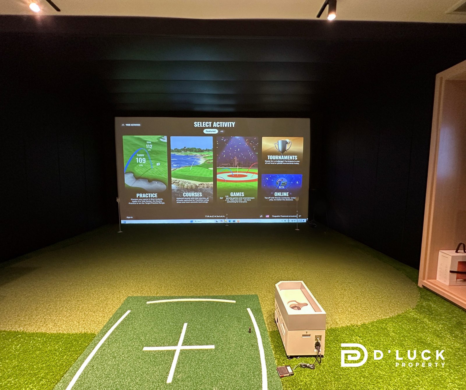 Arom Wongamat Arom Wongamat