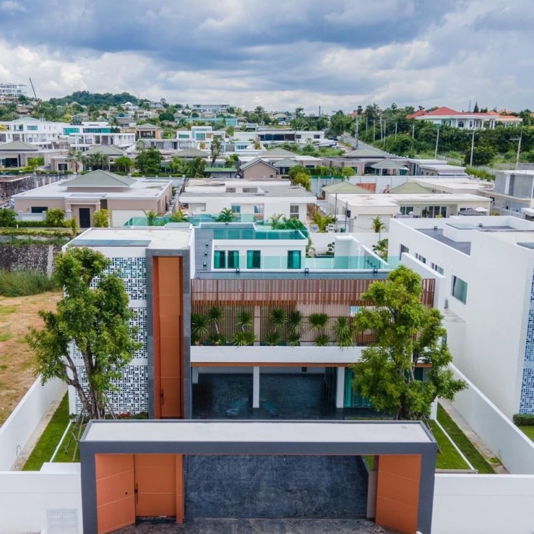 The prestige  siam royal view 1