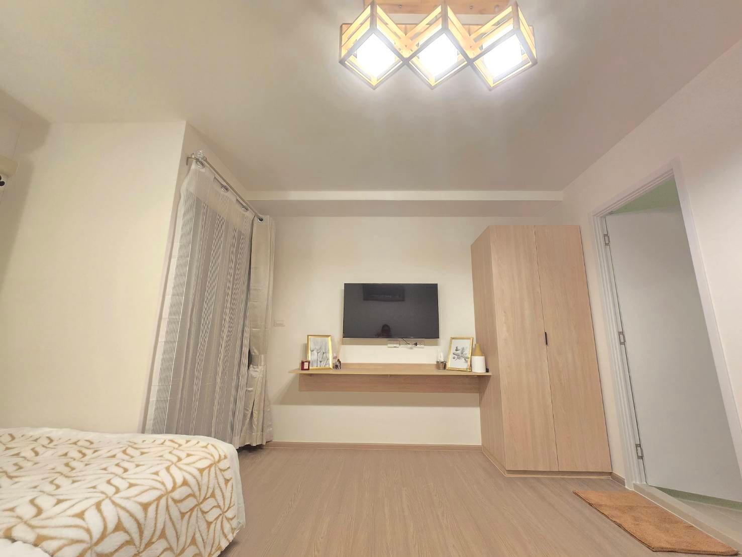 Vay-Pothisan-Pattaya-62 2