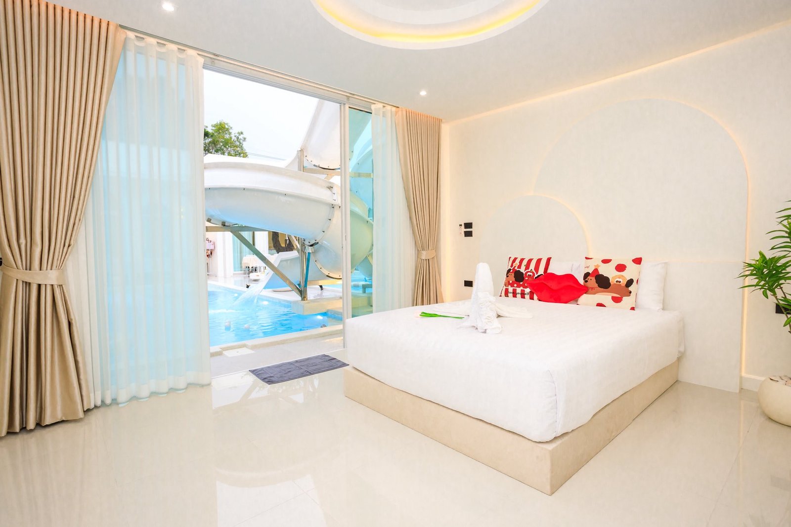 Vivian-pattaya-pool-villa 6